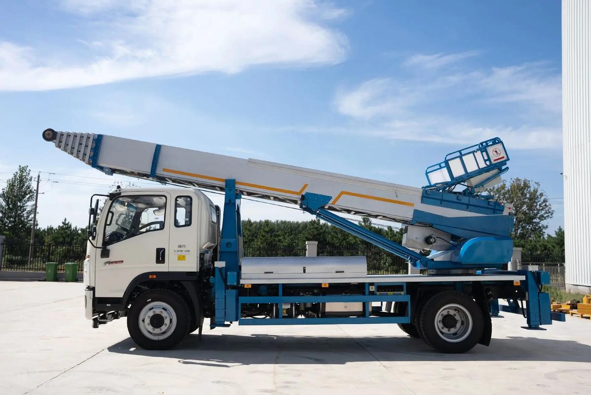 沿河云梯上料车租赁费用