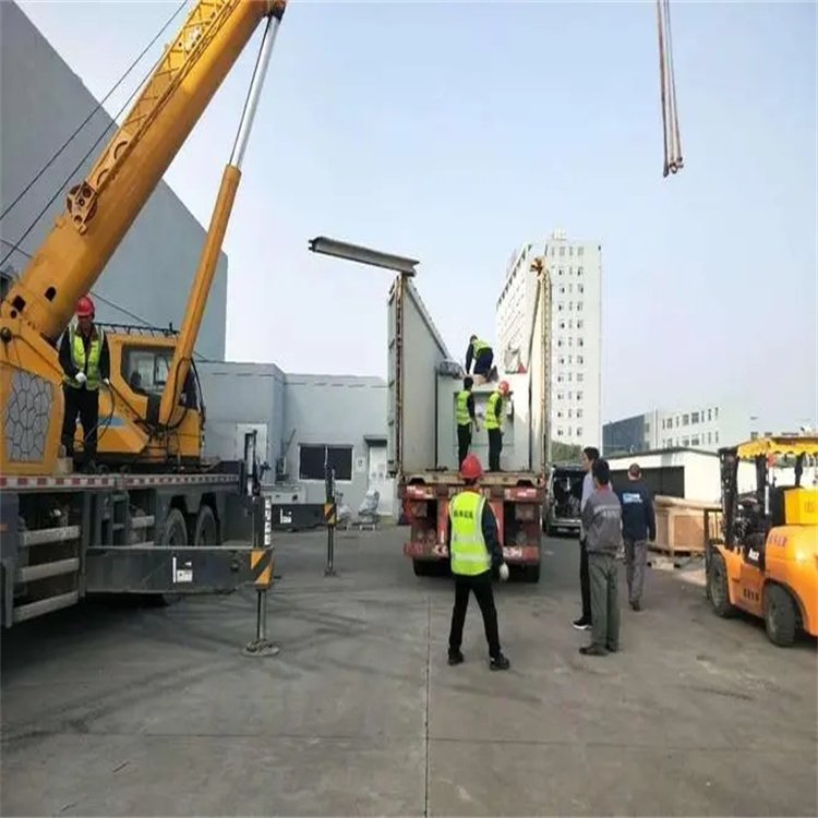 沿河如何找到附近的吊车救援服务